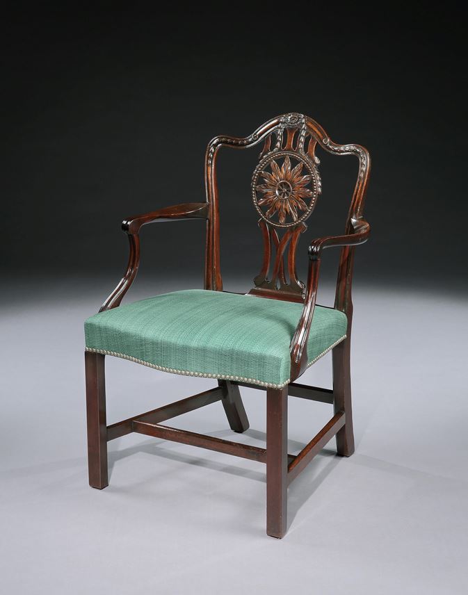 A SET OF FOURTEEN GEORGE III MAHOGANY DINING CHAIRS | MasterArt